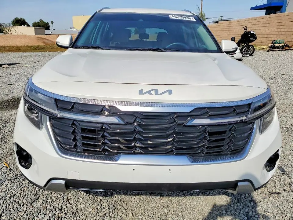 2024 KIA SELTOS EX  