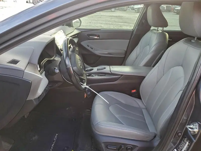 2019 TOYOTA AVALON XLE  