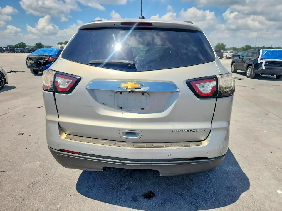 2016 CHEVROLET TRAVERSE LT  