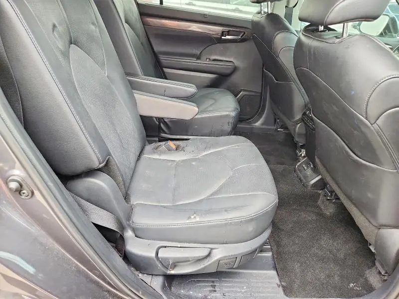 2025 TOYOTA HIGHLANDER PLATINUM  