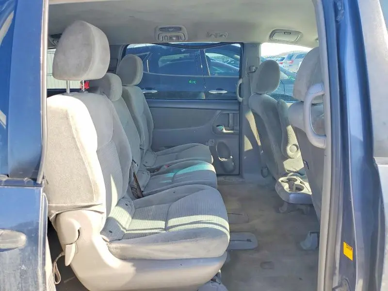 2010 TOYOTA SIENNA CE  