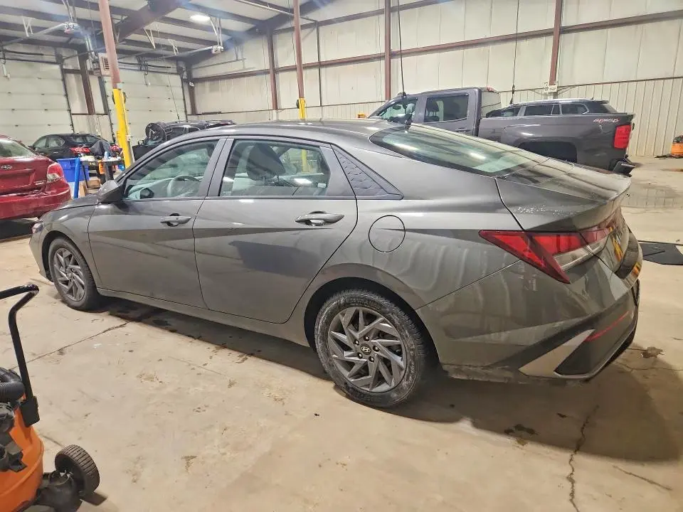 2024 HYUNDAI ELANTRA SEL  