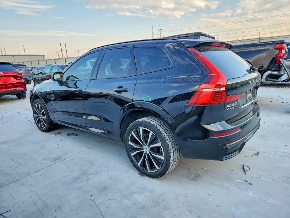 2024 VOLVO XC60 PLUS  