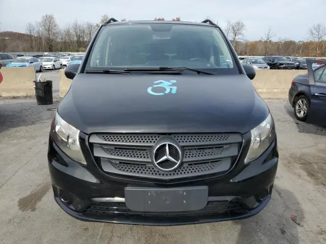 2017 MERCEDES-BENZ METRIS   