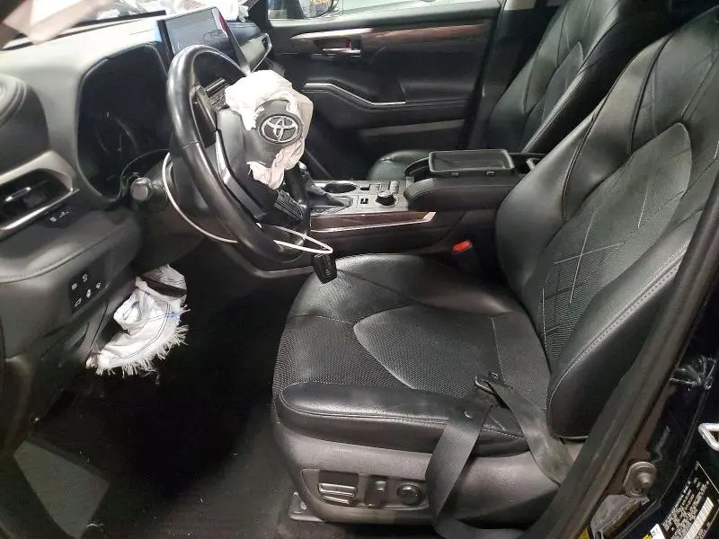 2020 TOYOTA HIGHLANDER PLATINUM  