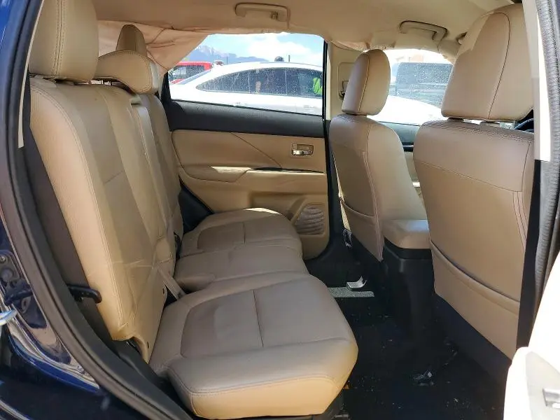 2018 MITSUBISHI OUTLANDER SE  