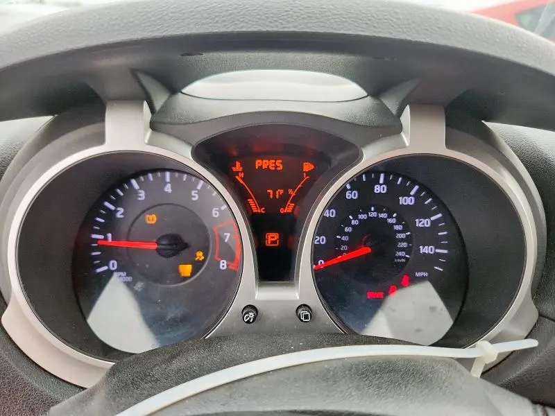 2013 NISSAN JUKE S  