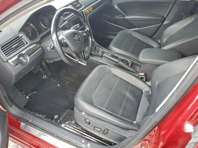 2017 VOLKSWAGEN PASSAT SE  