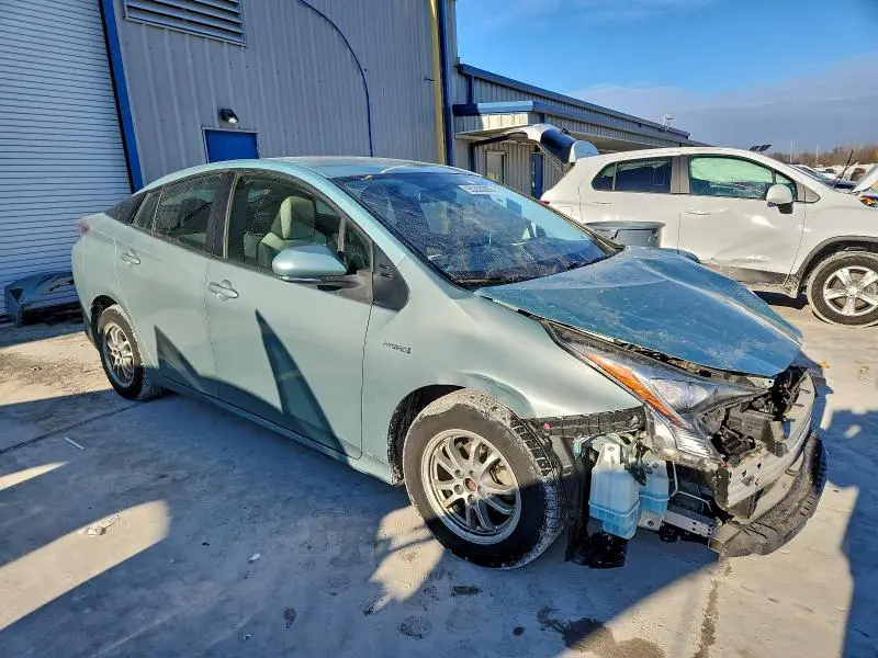 2016 TOYOTA PRIUS   