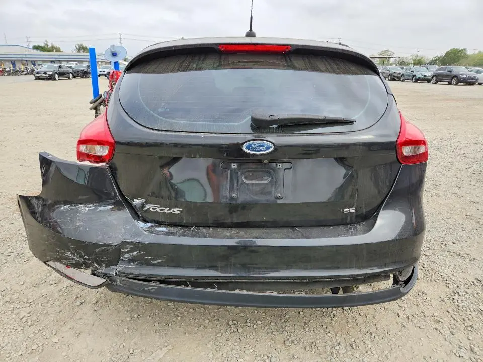 2015 FORD FOCUS SE  