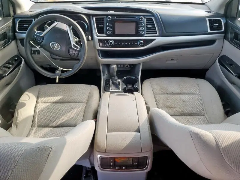 2018 TOYOTA HIGHLANDER LE  