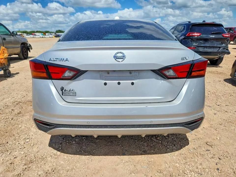 2022 NISSAN ALTIMA SV  