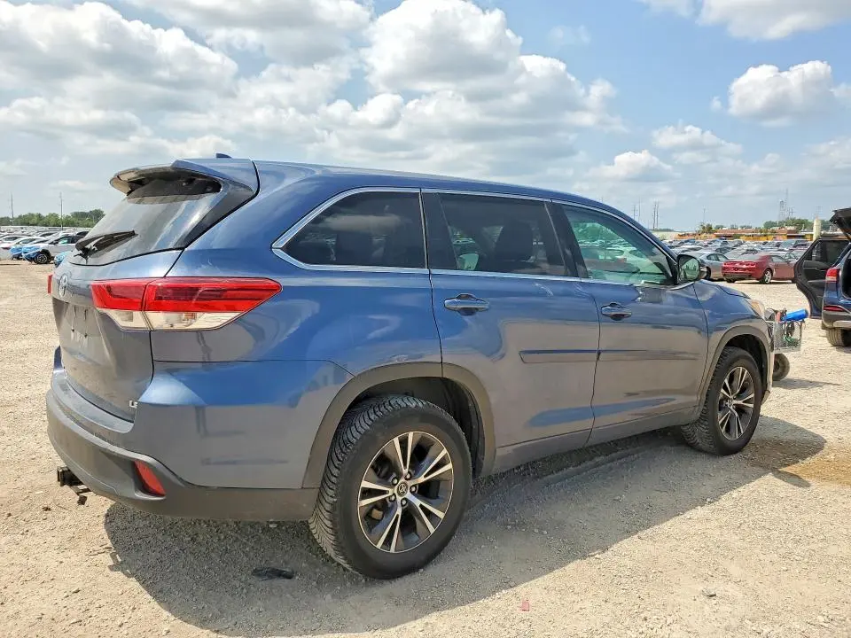 2017 TOYOTA HIGHLANDER LE PLUS  