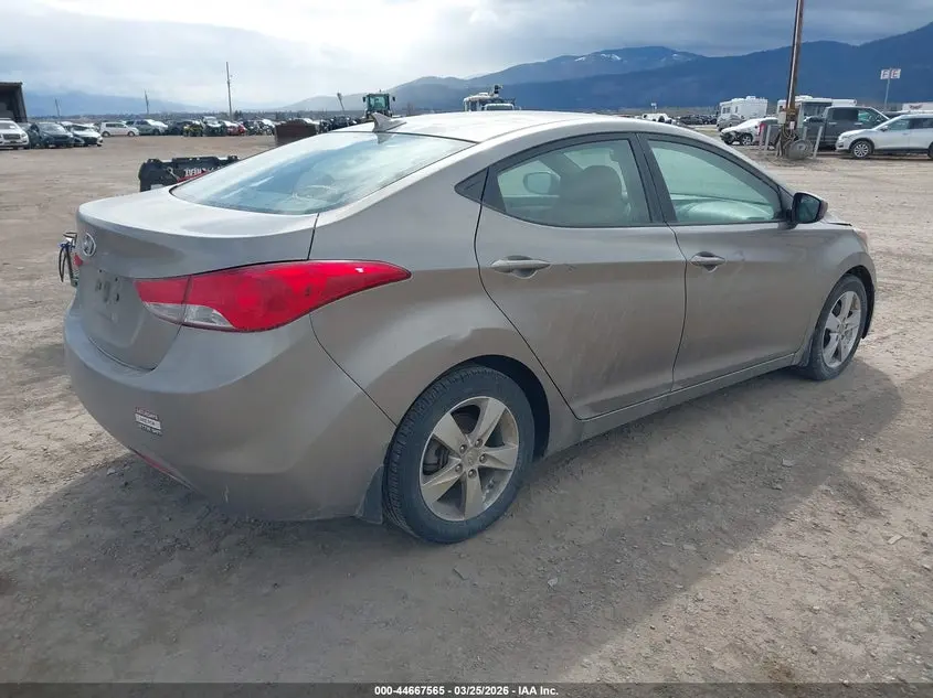 2013 HYUNDAI ELANTRA GLS