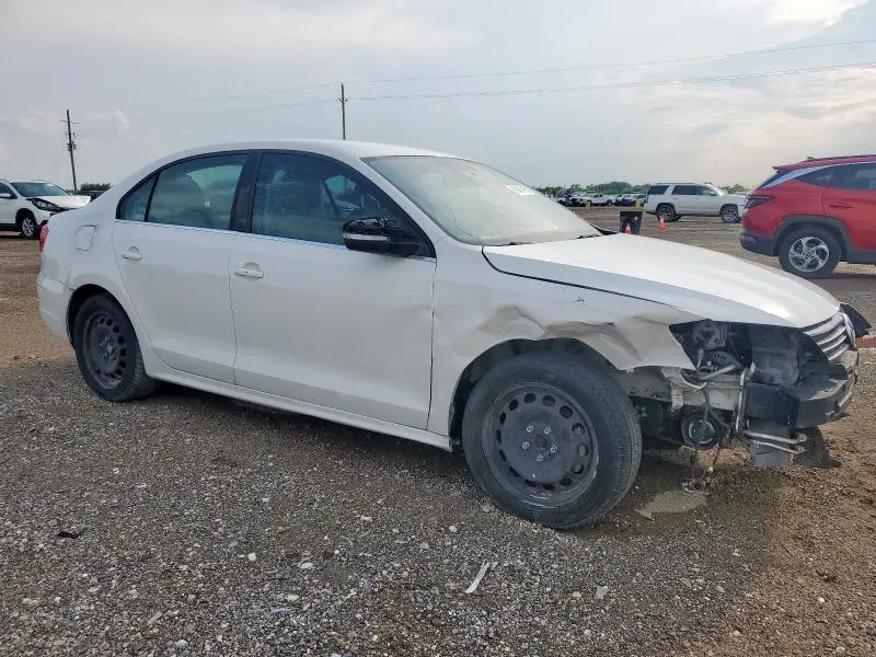 2013 VOLKSWAGEN JETTA SE  
