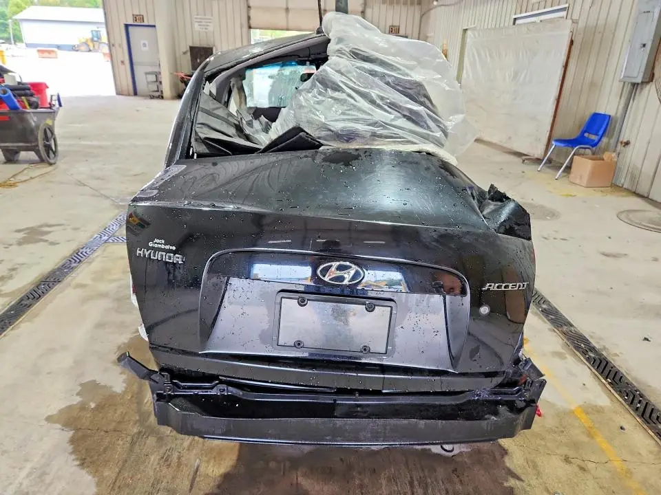 2011 HYUNDAI ACCENT GLS  