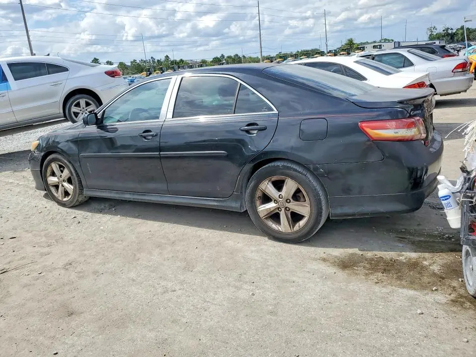 2010 TOYOTA CAMRY SE  