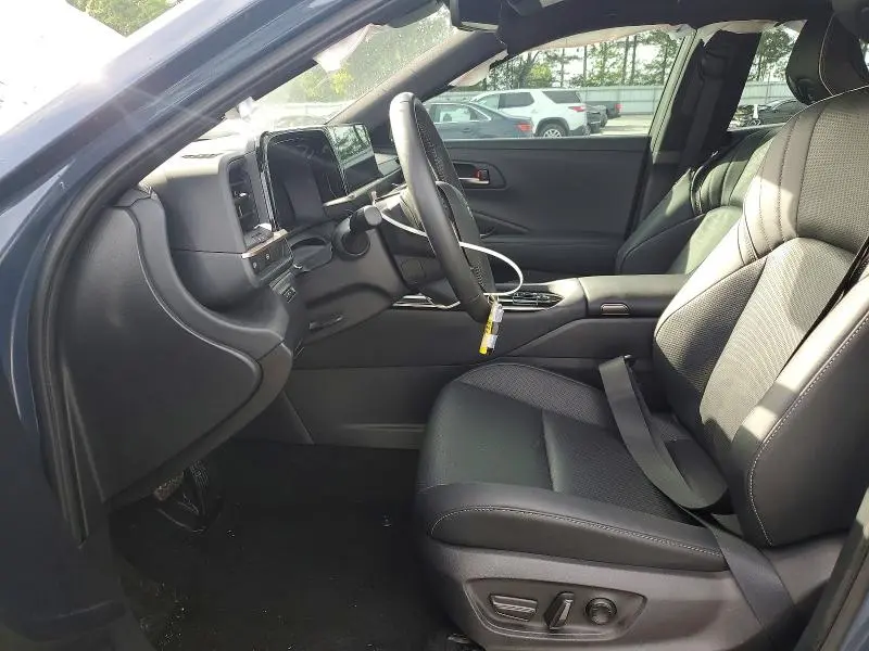 2025 TOYOTA CROWN XLE  