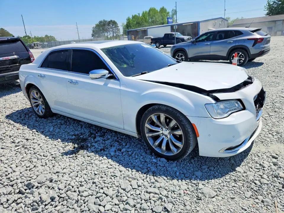 2017 CHRYSLER 300C   