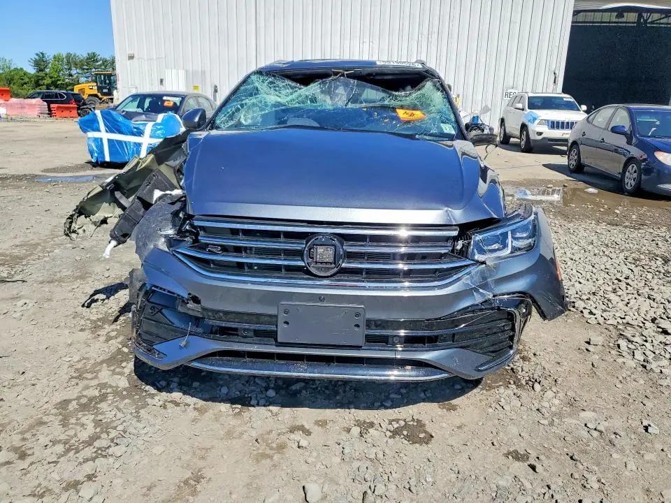 2022 VOLKSWAGEN TIGUAN SEL R-LINE  