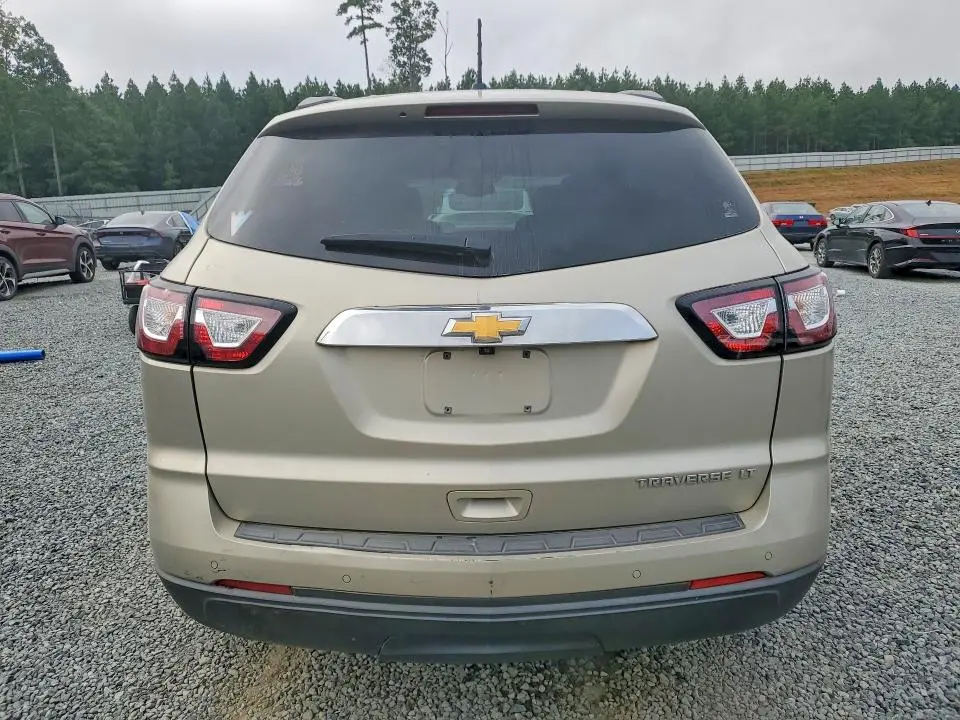 2015 CHEVROLET TRAVERSE LT  