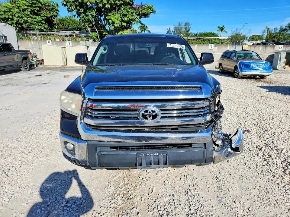 2017 TOYOTA TUNDRA SR5  