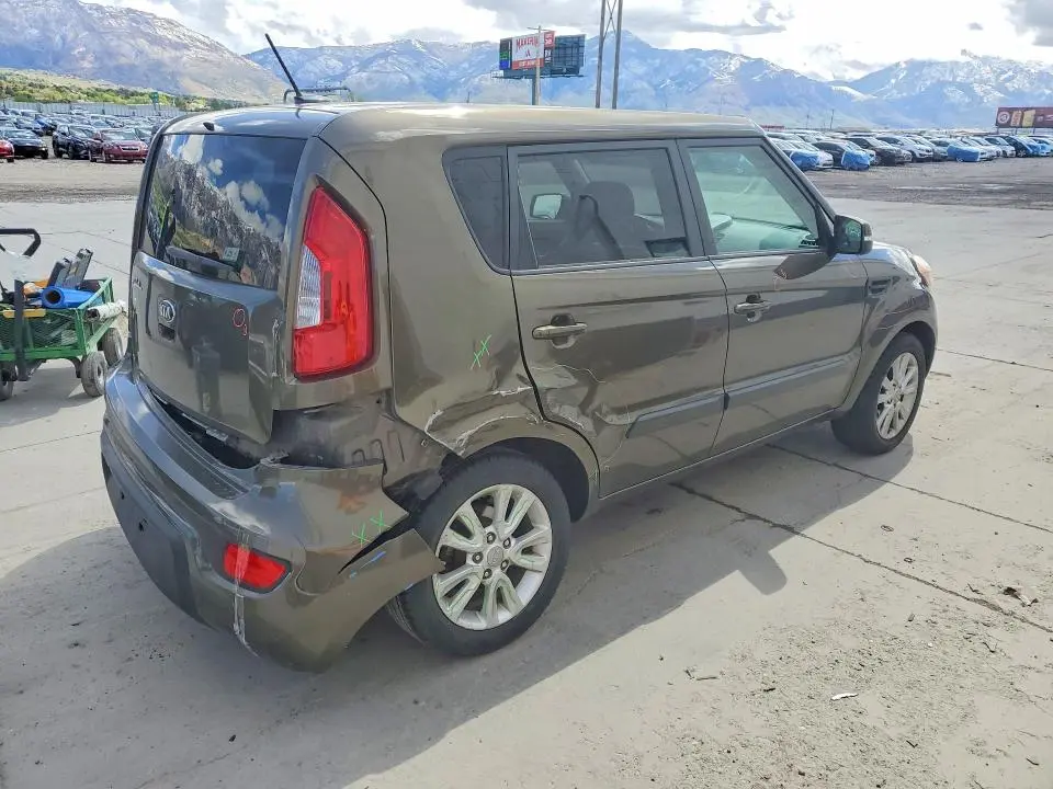 2013 KIA SOUL +  