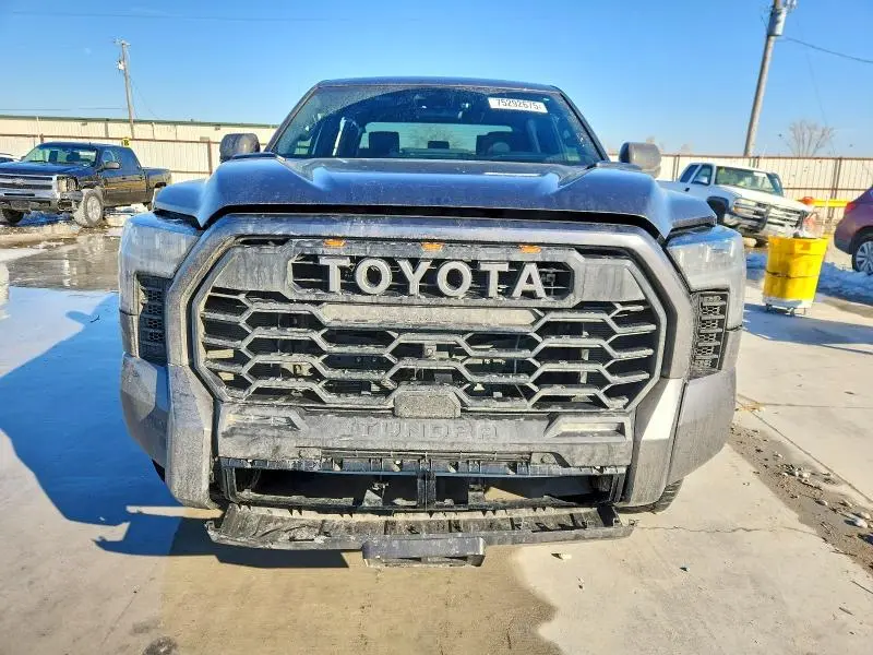 2025 TOYOTA TUNDRA CREWMAX LIMITED  