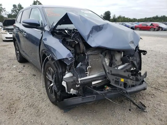 2019 TOYOTA HIGHLANDER LE