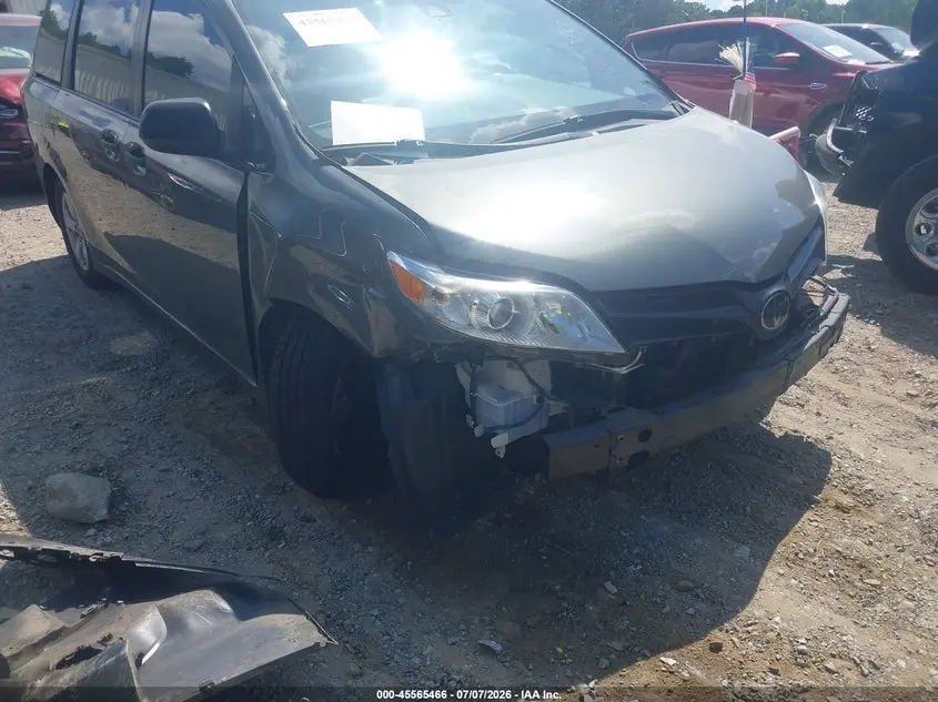 2018 TOYOTA SIENNA L 7 PASSENGER
