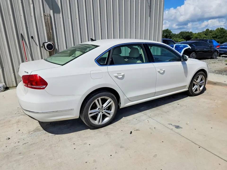 2015 VOLKSWAGEN PASSAT SEL  
