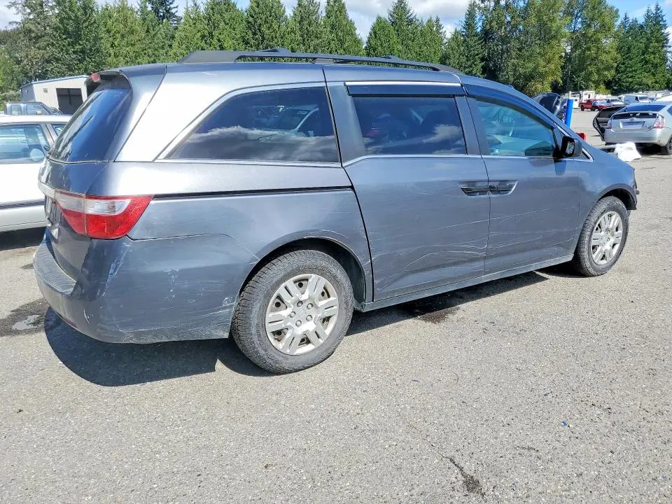 2011 HONDA ODYSSEY LX  