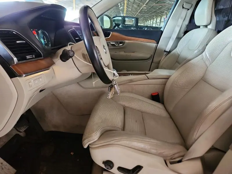 2016 VOLVO XC90 T8  