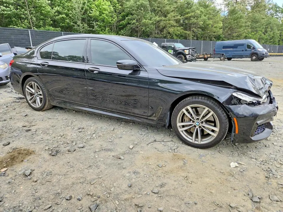2018 BMW 750 XI  