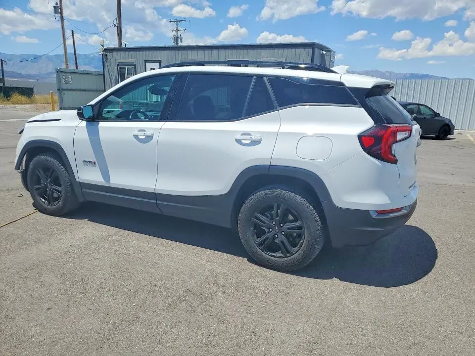 2024 GMC TERRAIN AT4  