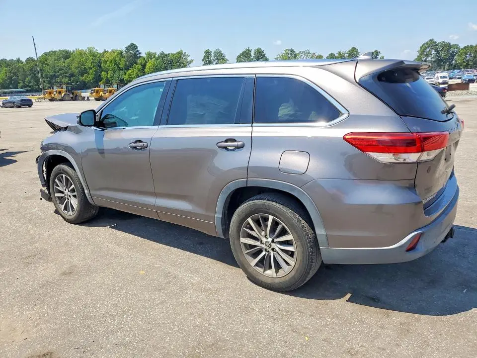 2018 TOYOTA HIGHLANDER XLE  
