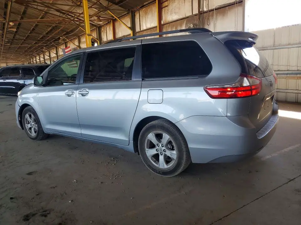 2016 TOYOTA SIENNA LE  