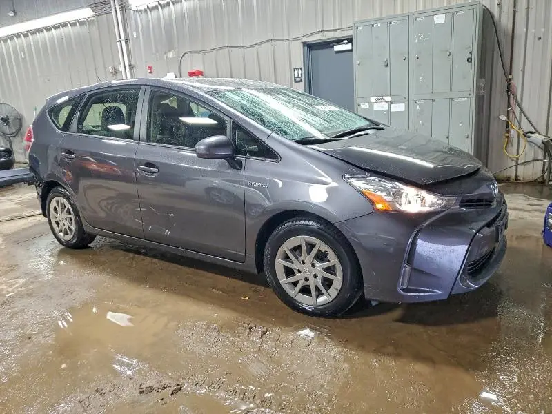 2016 TOYOTA PRIUS V   
