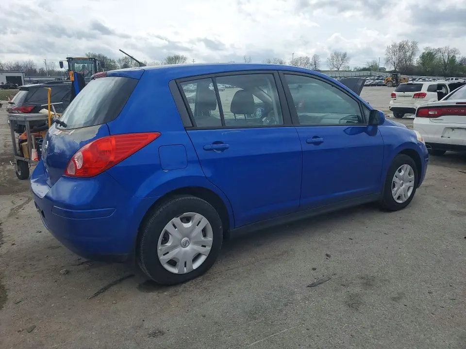 2011 NISSAN VERSA 1.8 S  