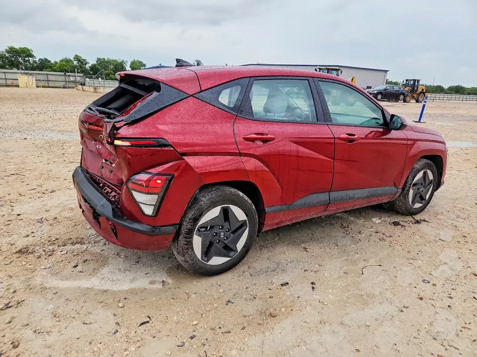 2025 HYUNDAI KONA SE  