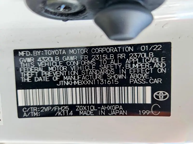 2022 TOYOTA C-HR XLE  