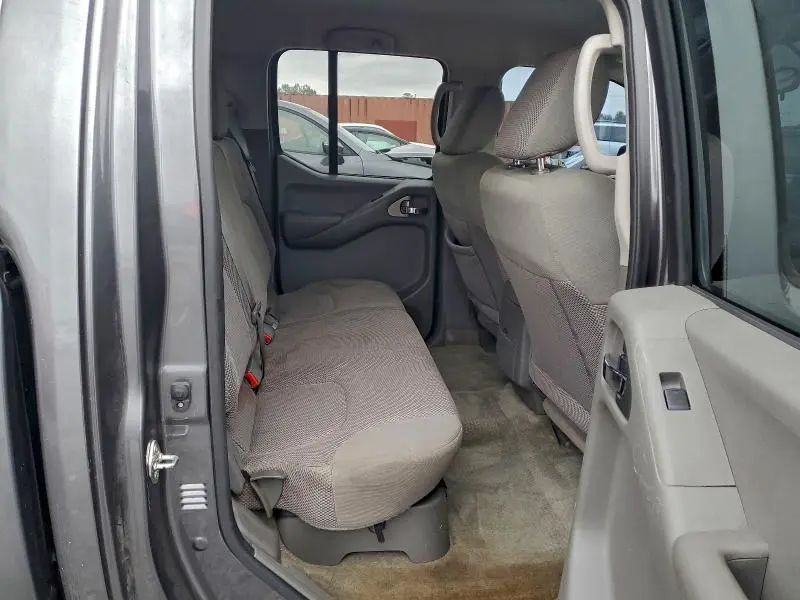 2016 NISSAN FRONTIER S  