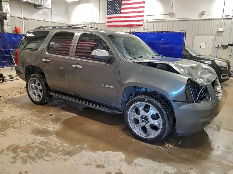 2011 GMC YUKON SLE  