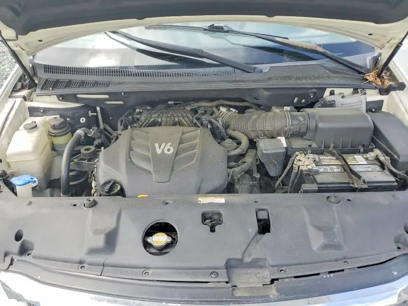2011 KIA SEDONA LX  