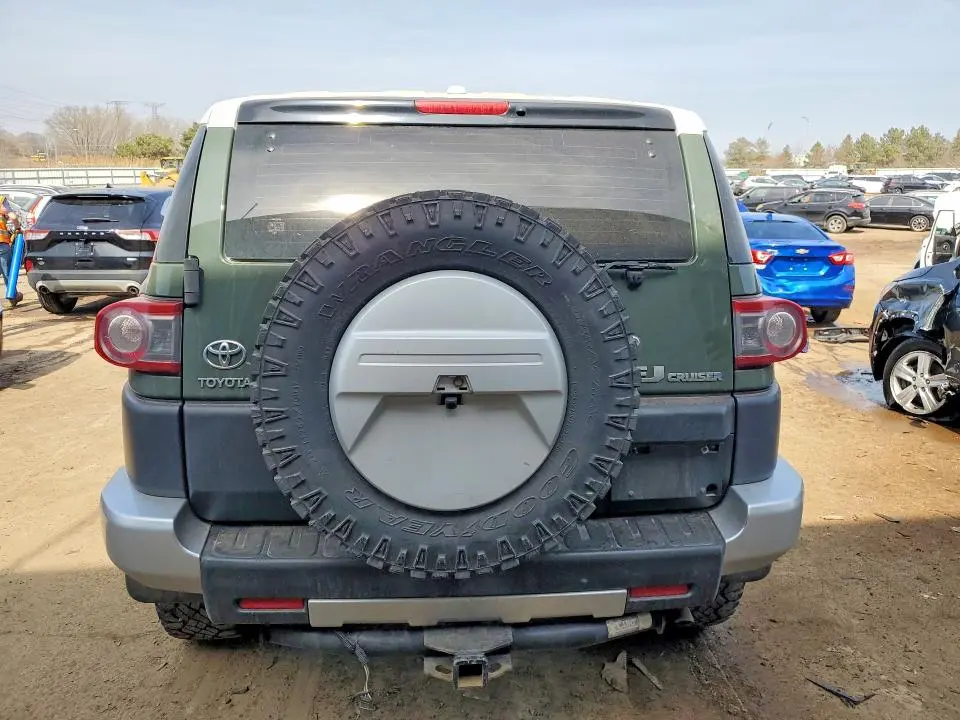 2013 TOYOTA FJ CRUISER BASE  