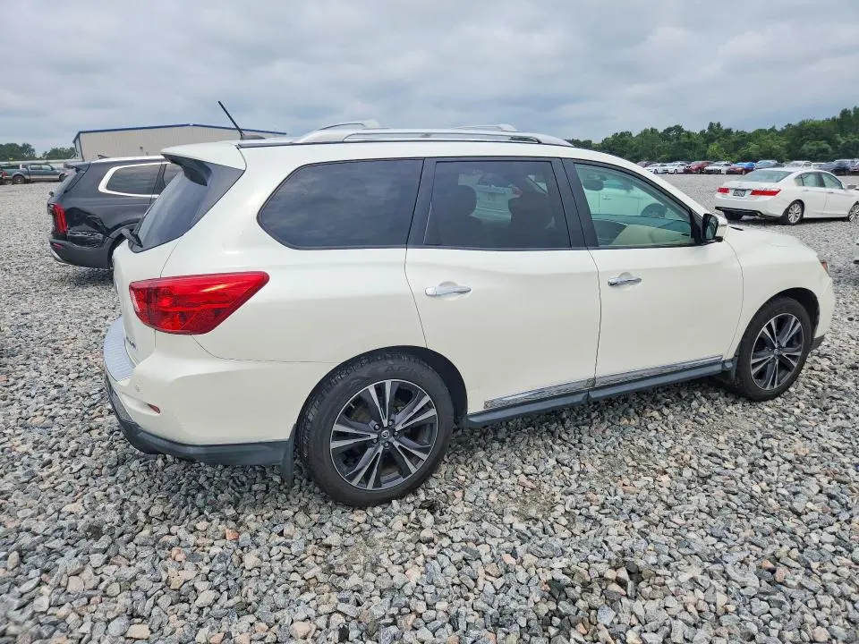 2017 NISSAN PATHFINDER PLATINUM  