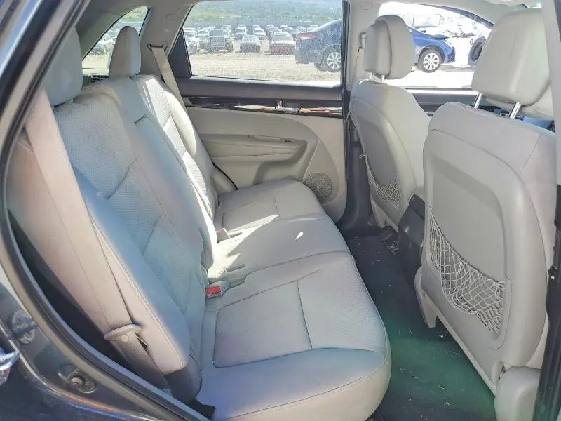2011 KIA SORENTO LX  