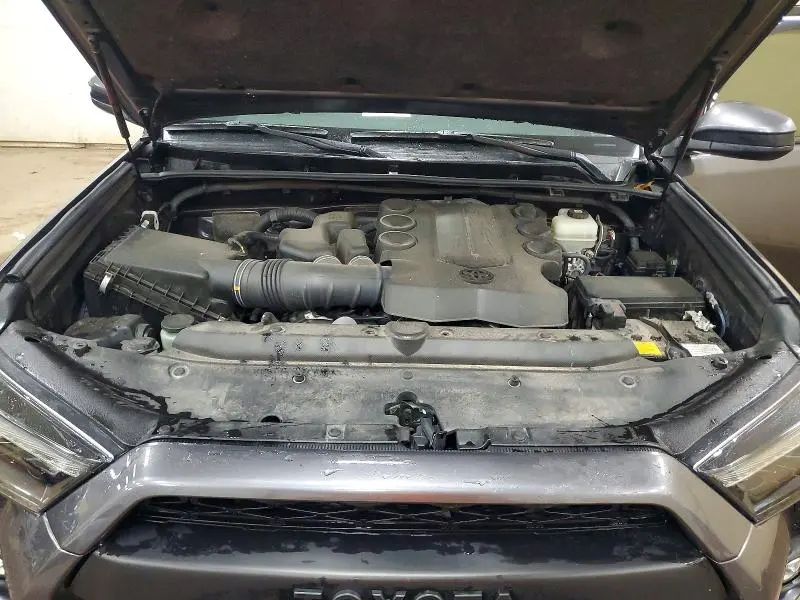 2022 TOYOTA 4RUNNER SR5  