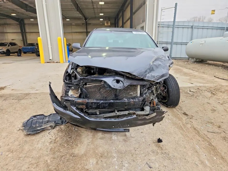 2011 TOYOTA CAMRY LE  