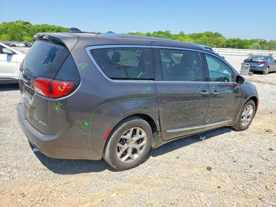 2017 CHRYSLER PACIFICA LIMITED  